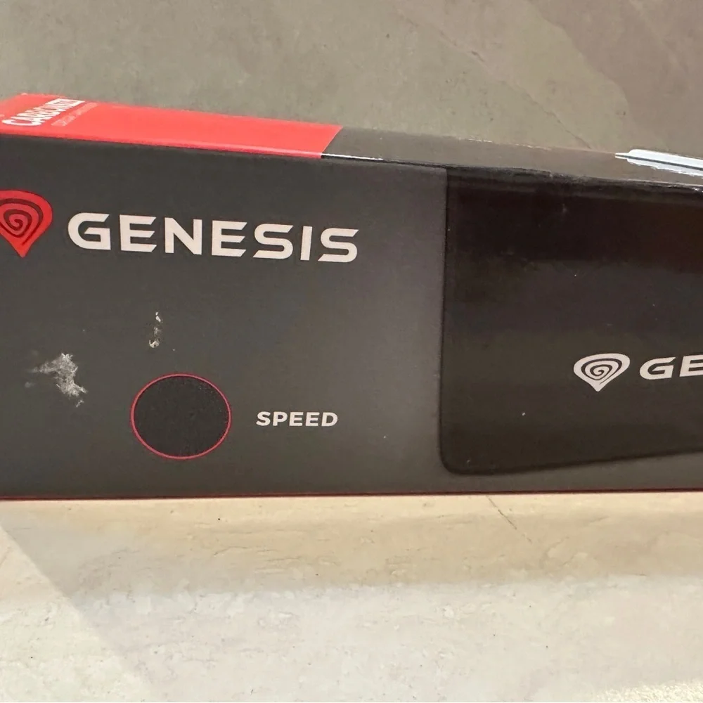 Genesis Mouse Mat Carbon Logo 700 XL 400mm x 450 mm - Picture 3 of 7